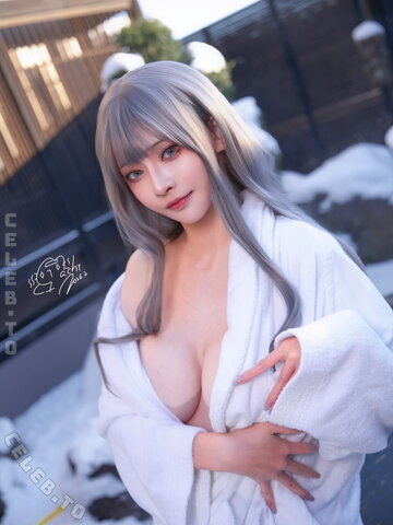 Machi nude photo 17