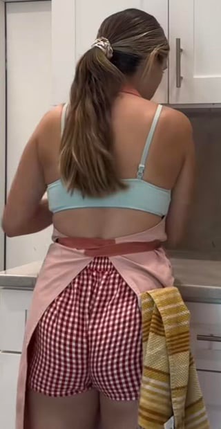 Mackenzie Lee nude photo 18