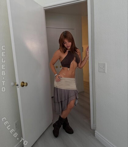 Mackenzie Ziegler nude photo 6
