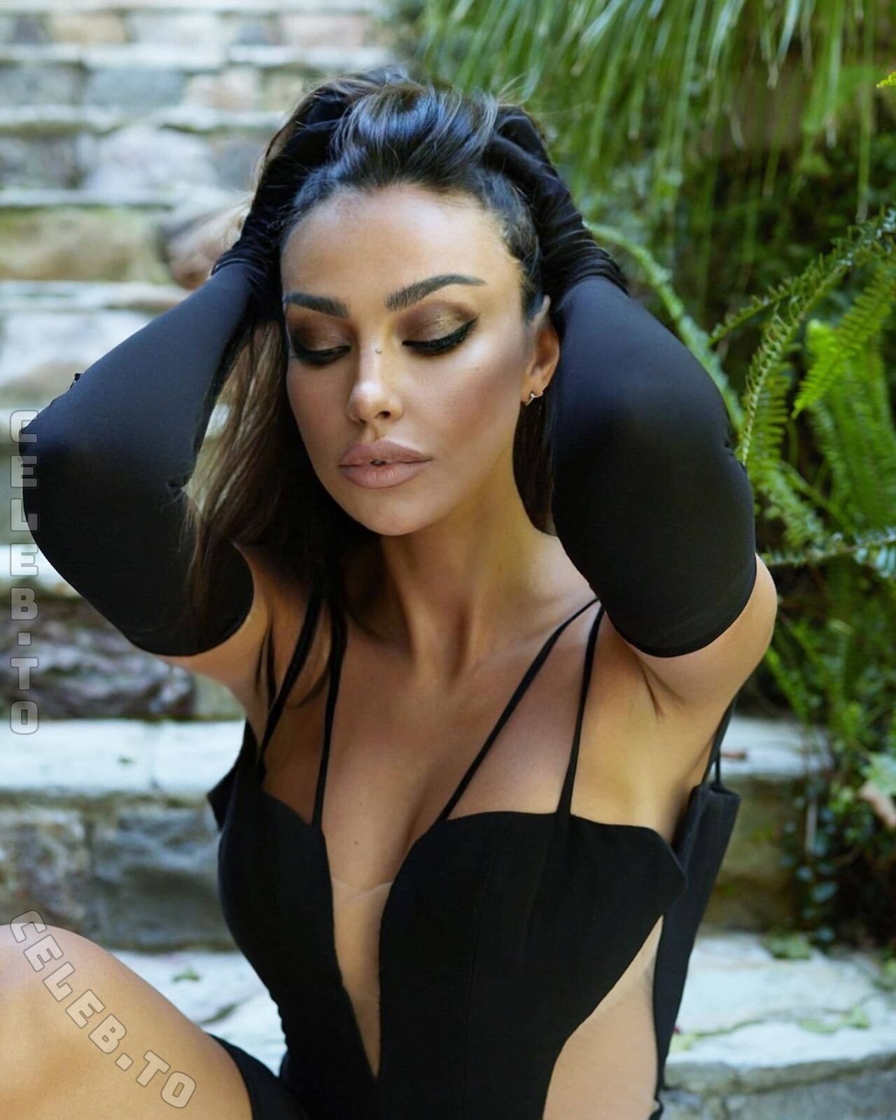 Madalina Diana Ghenea nude photo 5