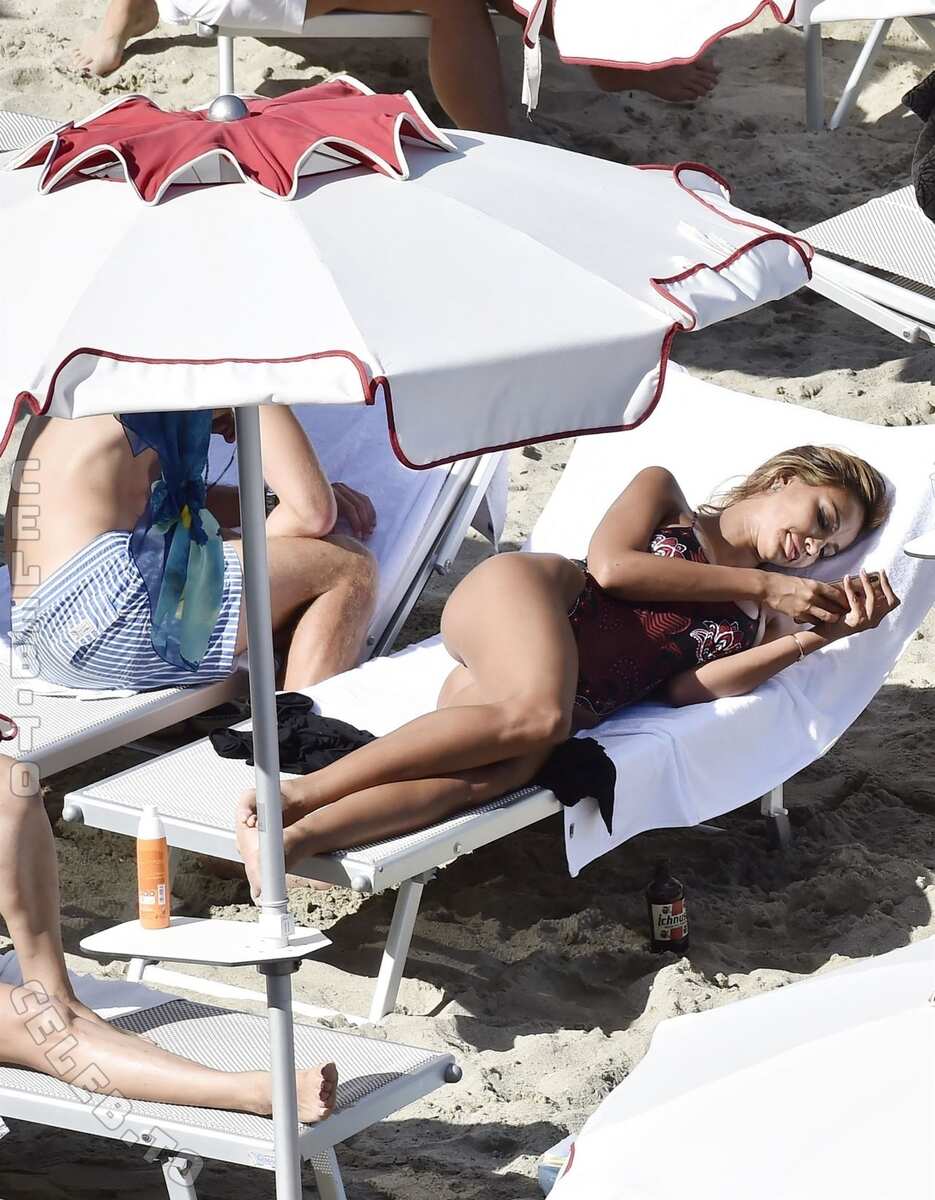 Madalina Diana Ghenea nude photo 7