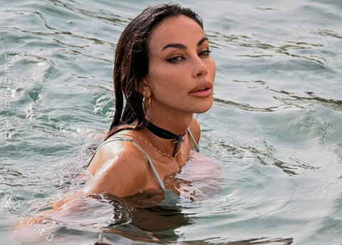 Madalina Diana Ghenea photo 5