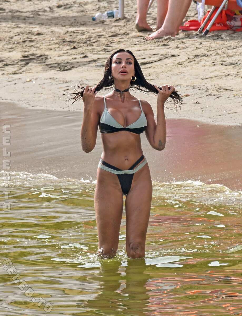 Madalina Diana Ghenea nude photo 7