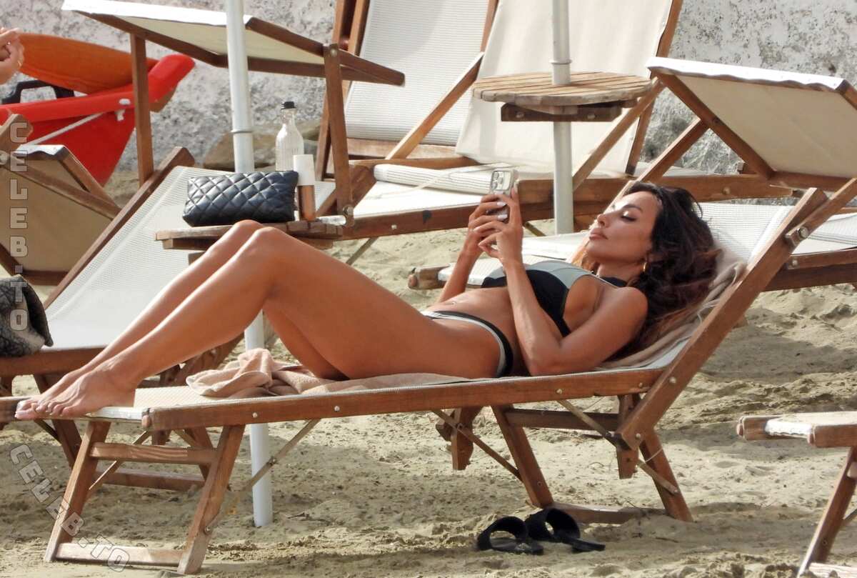 Madalina Diana Ghenea nude photo 13