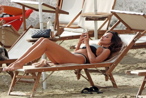 Madalina Diana Ghenea nude photo 8