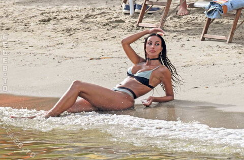 Madalina Diana Ghenea nude photo 5