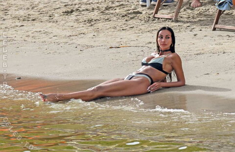 Madalina Diana Ghenea nude photo 3