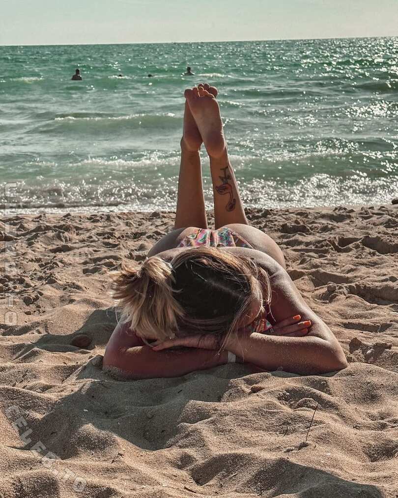 Maddi Henderson nude photo 2