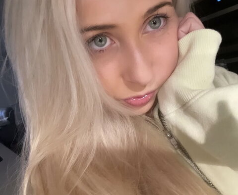 Maddi Megan Sexy (7 photos)