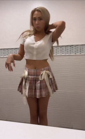 Maddi Megan nude photo 4