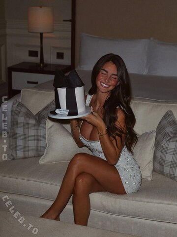 Maddy Cheary nude photo 13