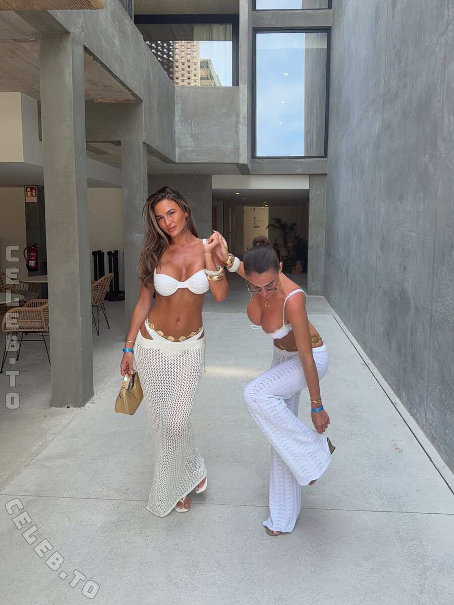 Maddy Cheary nude photo 9