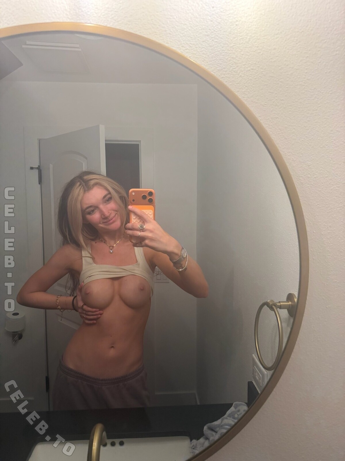 Madi Ruve nude photo 1