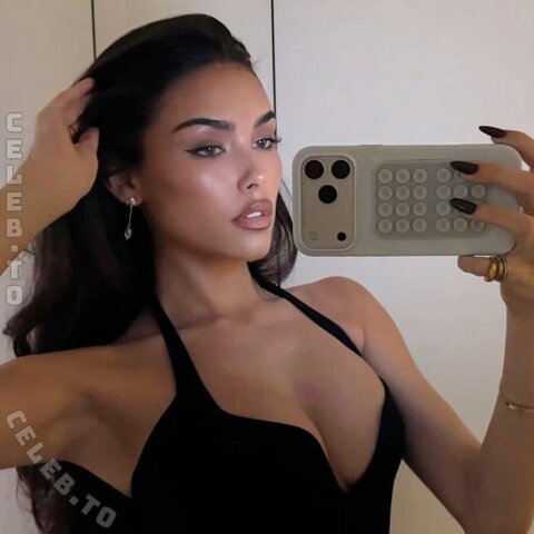 Madison Beer nude photo 36