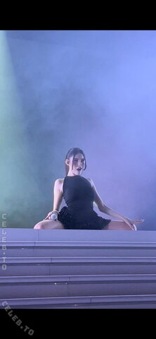 Madison Beer nude photo 24