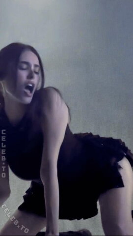 Madison Beer nude photo 20