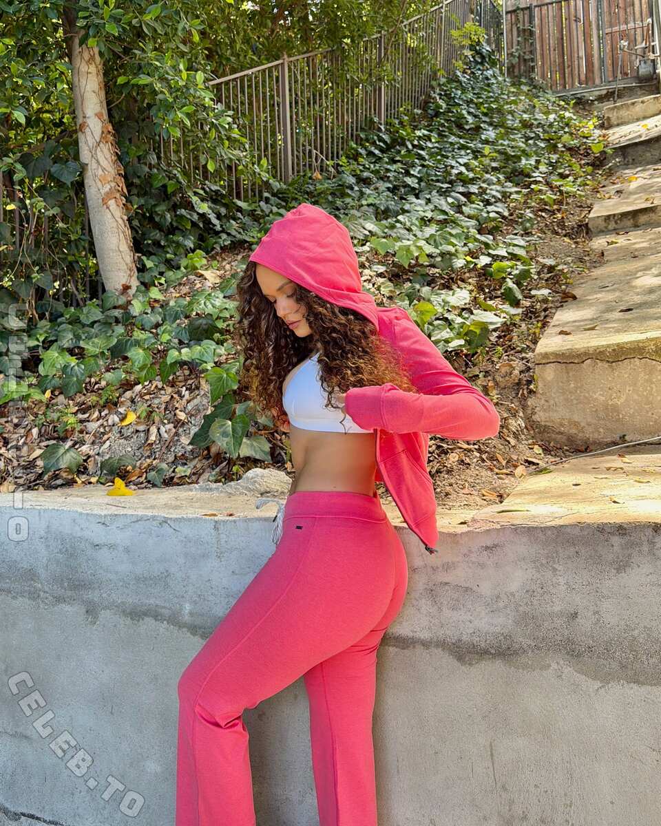 Madison Pettis nude photo 2