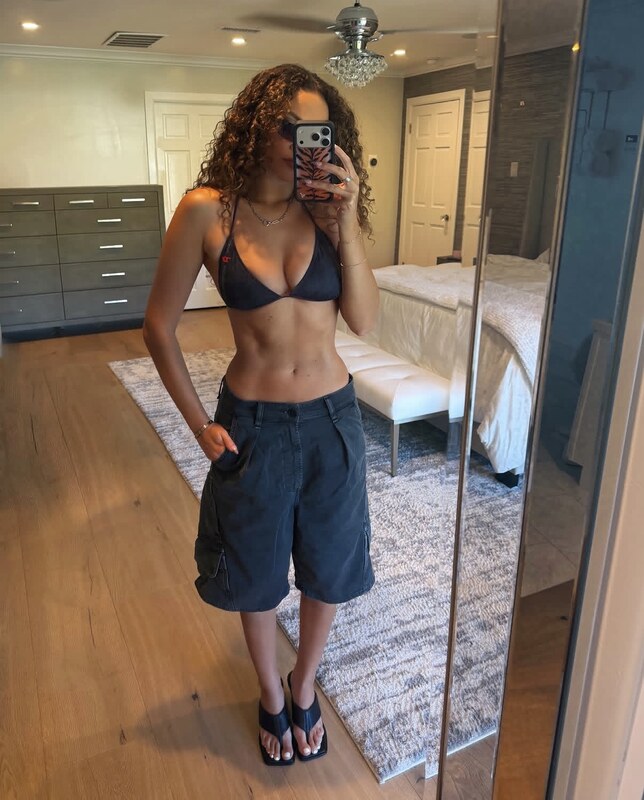 Madison Pettis nude photo 2