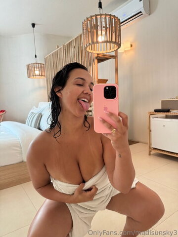 Madisun Sky nude photo 32