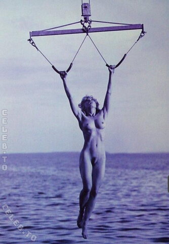 Madonna nude photo 179