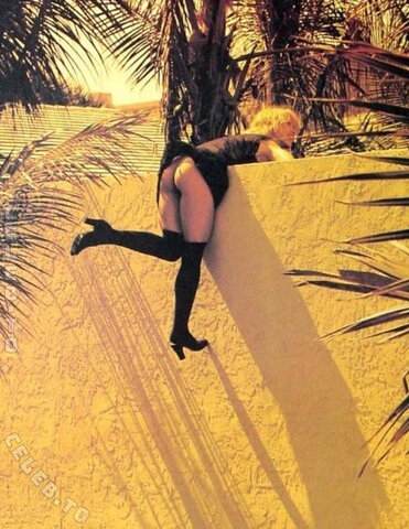 Madonna nude photo 12