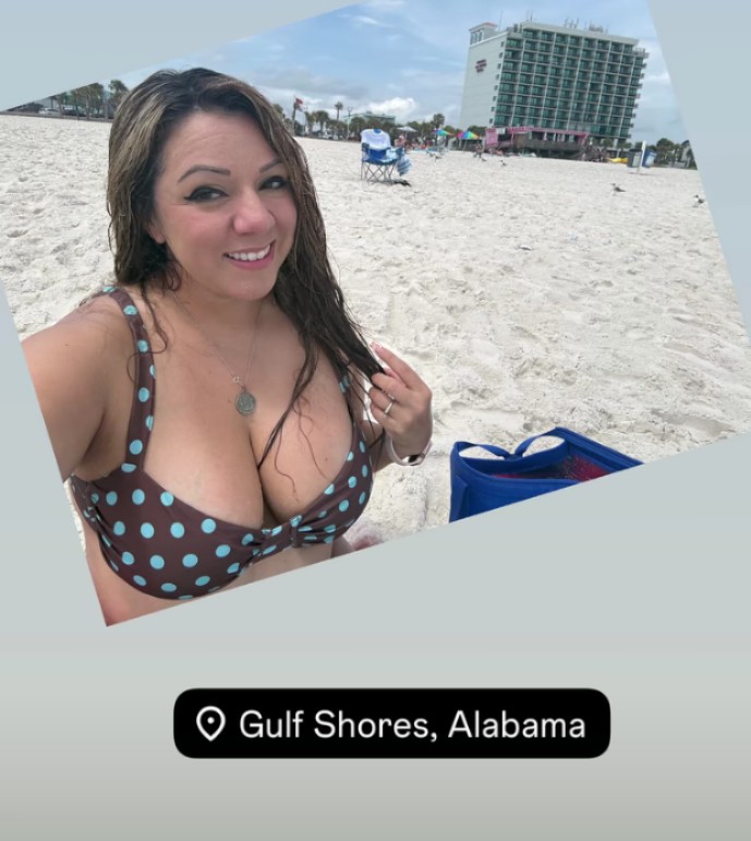 Maga hot latina nude photo 3