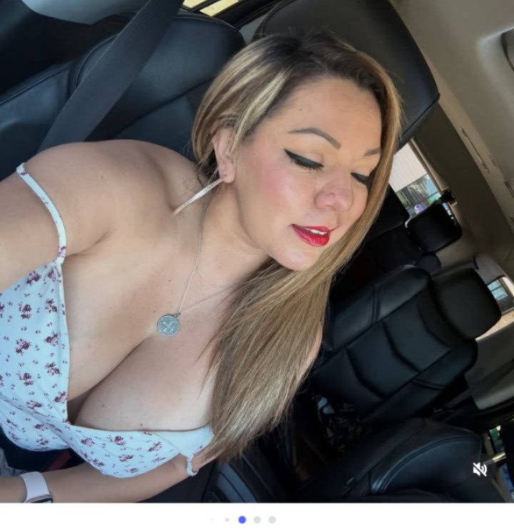 Maga hot latina nude photo 5