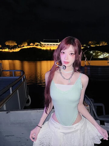magenta62 nude photo 9