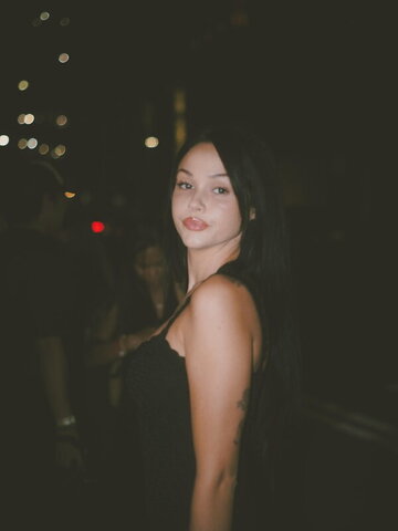 Maggie Lindemann nude photo 4