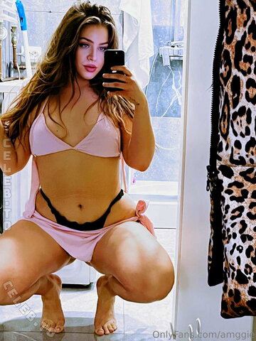 Maggie nude photo 37