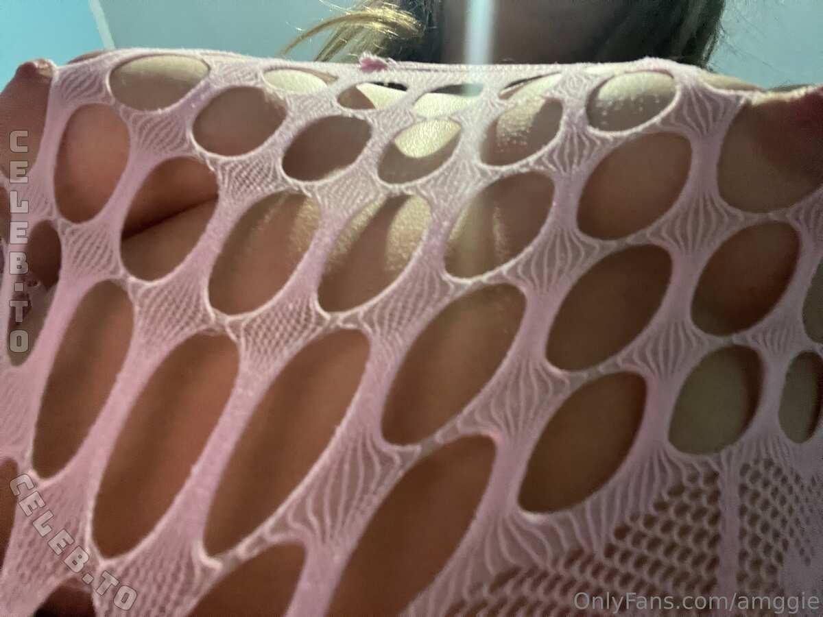 Maggie nude photo 19