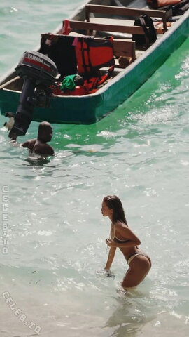 Magui Corceiro nude photo 13