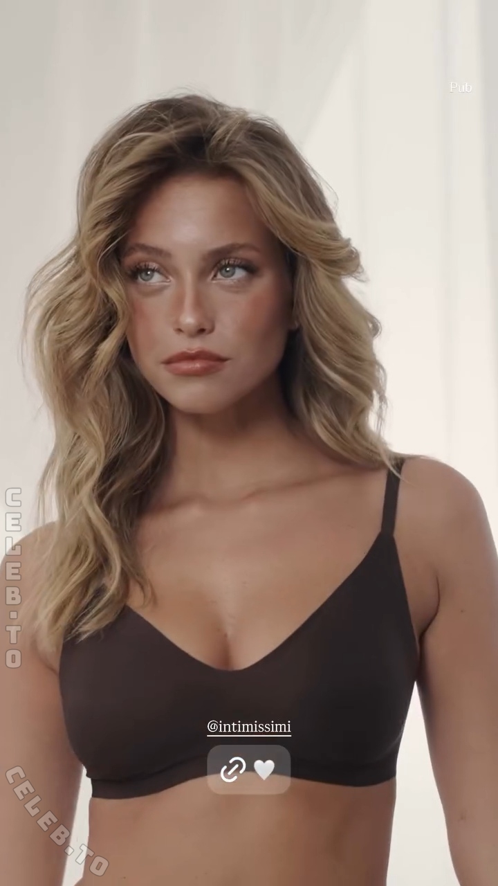 Magui Corceiro nude photo 6
