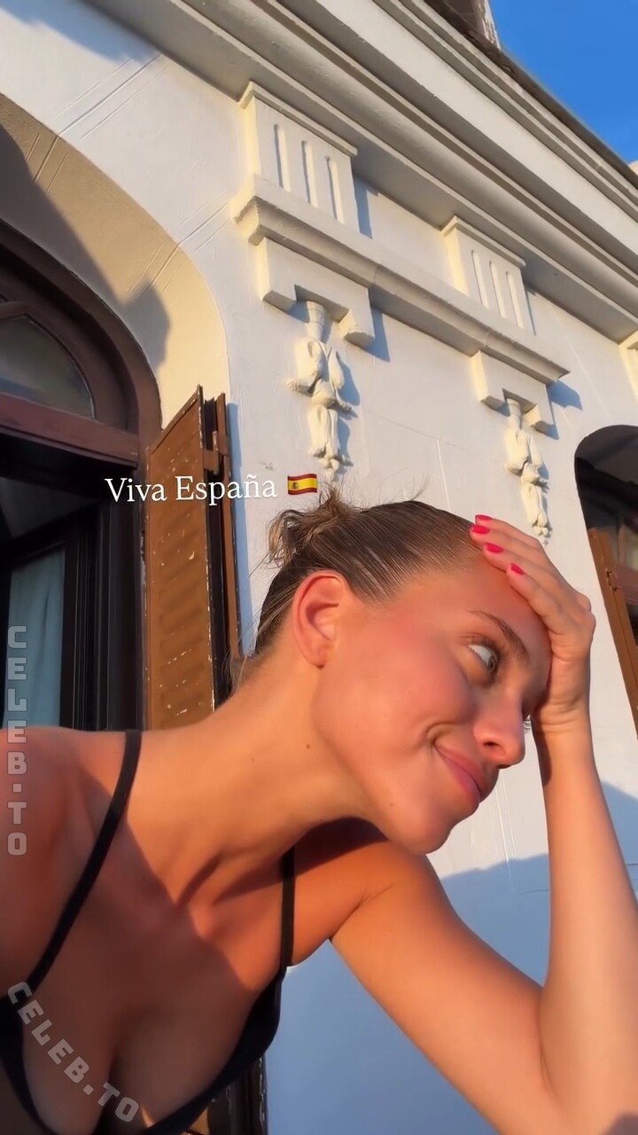 Magui Corceiro nude photo 8