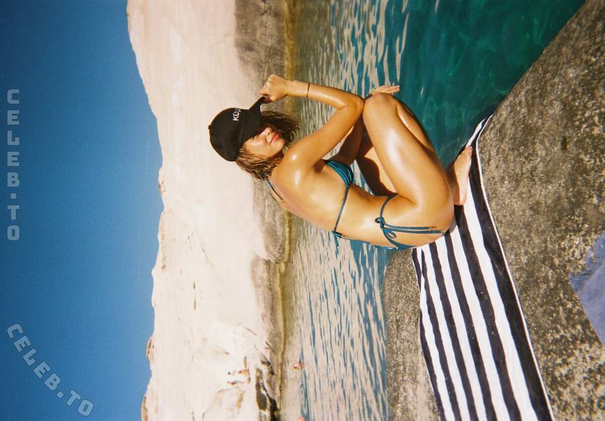 Magui Corceiro nude photo 4