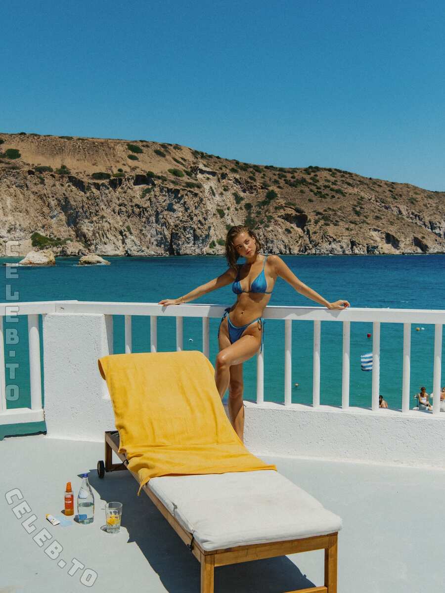 Magui Corceiro nude photo 1