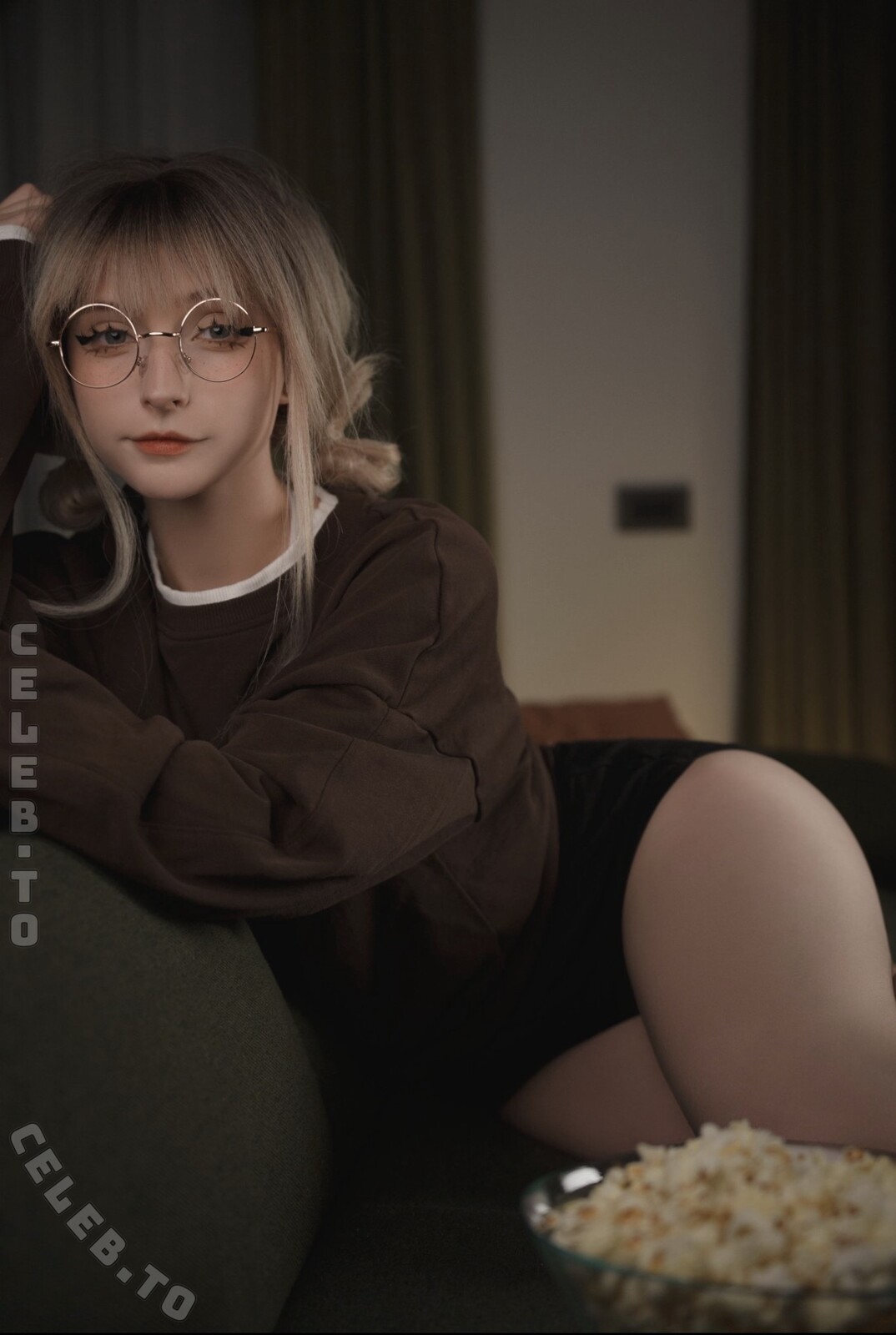 Maidmana nude photo 5
