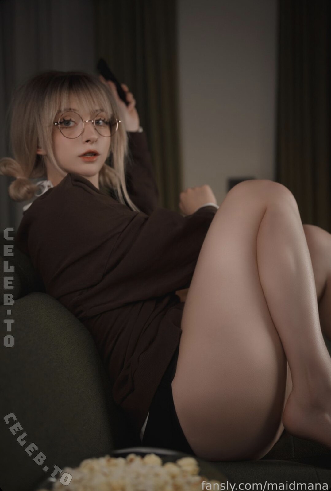 Maidmana nude photo 6