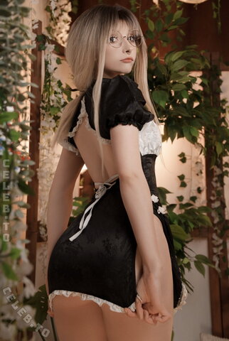 Maidmana nude photo 33