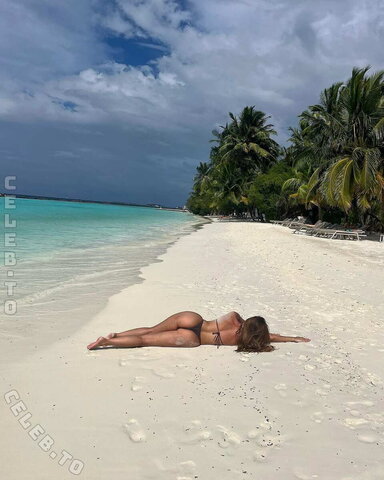 Maike Herges nude photo 14