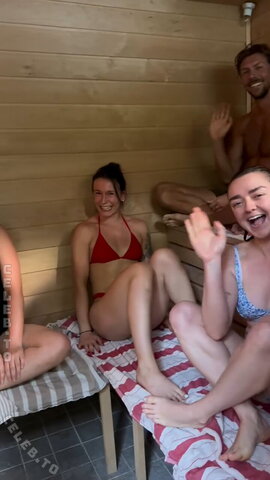 Maisie Williams nude