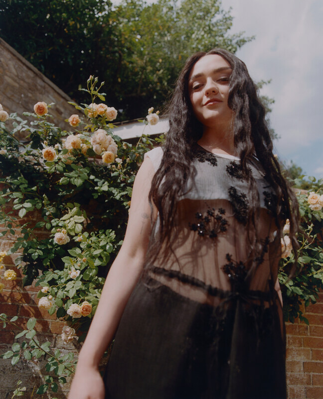 Maisie Williams nude photo 4