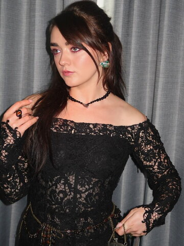 Maisie Williams nude photo 29