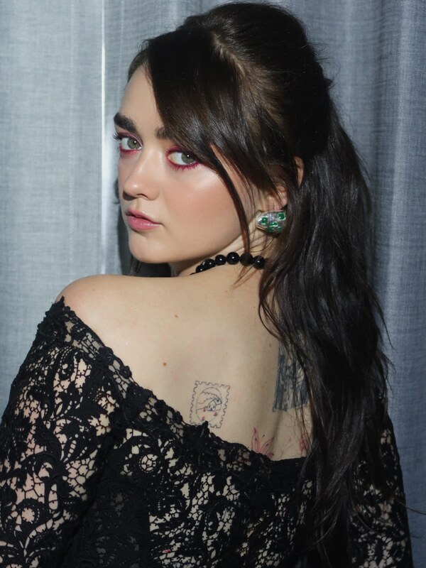 Maisie Williams nude photo 7