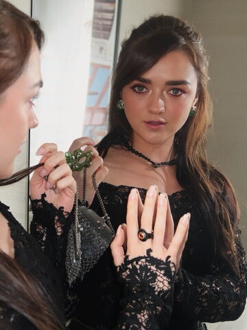 Maisie Williams Sexy (6 photos)