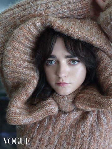 Maisie Williams nude photo 9