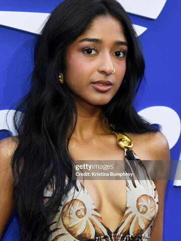 Maitreyi Ramakrishnan nude photo 20