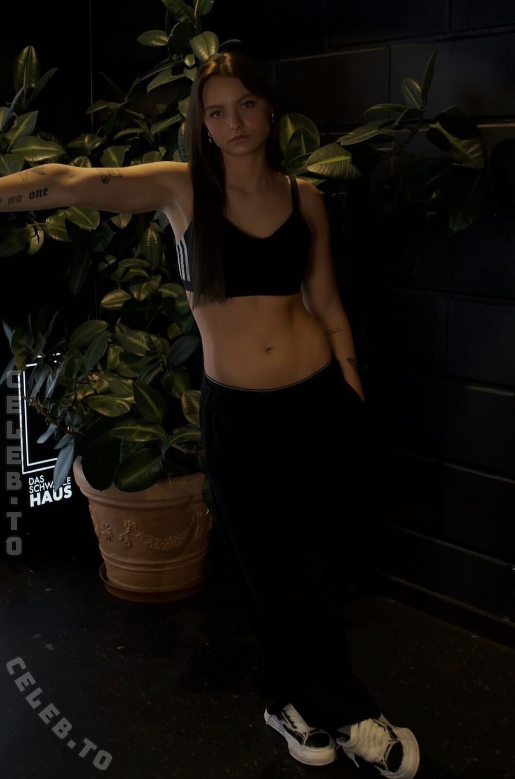 Maja Hochhalter nude photo 7
