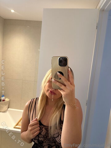 Maja Holf nude photo 29