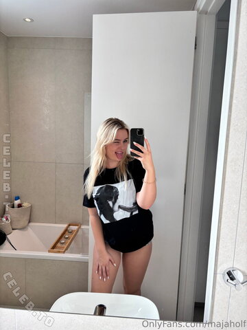 Maja Holf nude photo 48